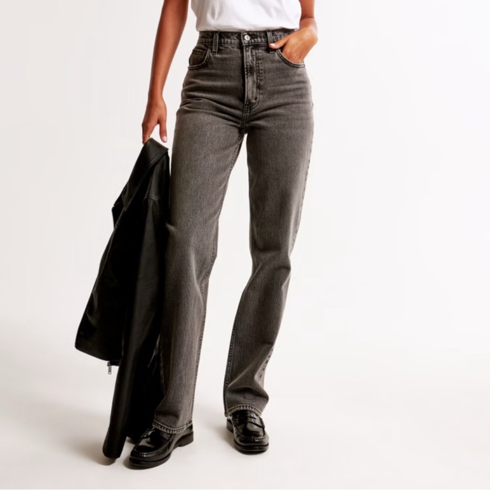 Abercrombie & Fitch The 90’s Straight Ultra High Rise Curve Love Charcoal Jeans